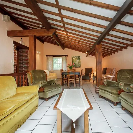 Casa vacanze Lavish Farmhouse In Ambly With Forest View *