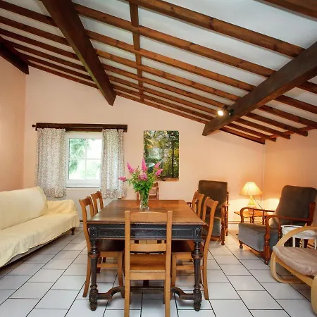 Casa vacanze Lavish Farmhouse In Ambly With Forest View *